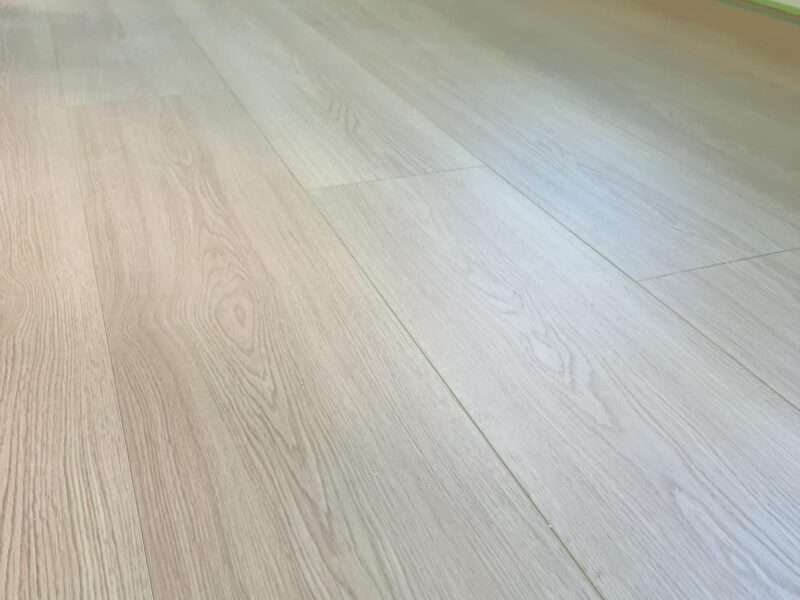寶陞 高抗水超耐磨木地板12mm 萊昂斯 完工照 3